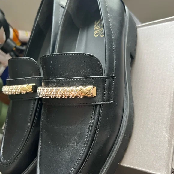 Franco Sarto Black Flats with Gold Hardware - Picture 5 of 7